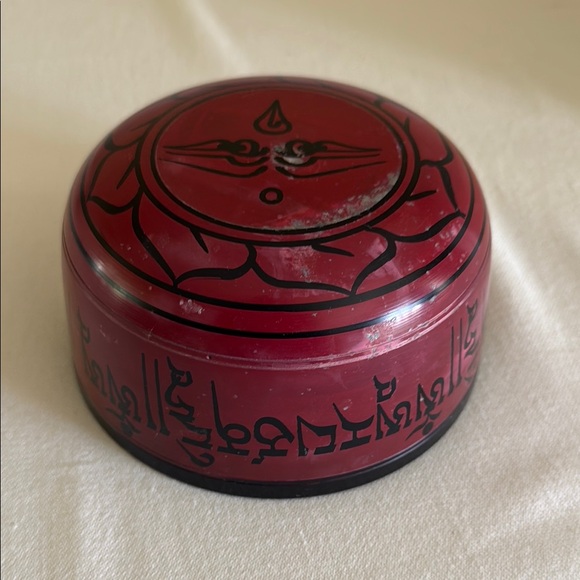 Red and Black Singing Bowl - Picture 4 of 4